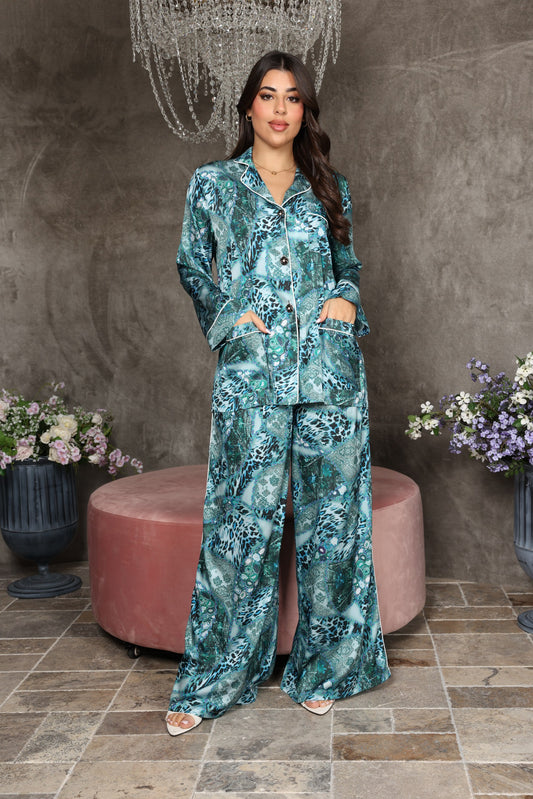 Bold. Breezy. Effortlessly Chic.